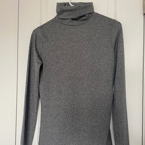 Zara Fitted Long Sleeve turtleneck - Picture 1 of 3